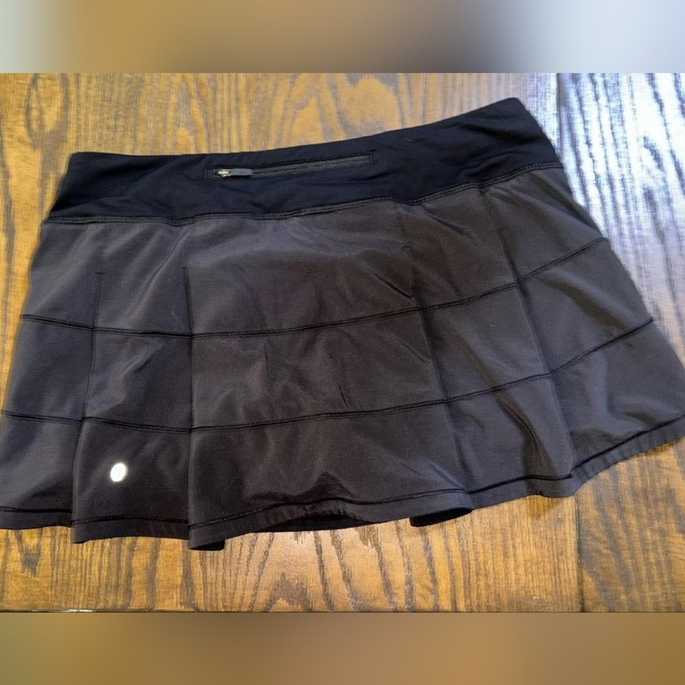 Lululemon black tennis skirt 10 regular